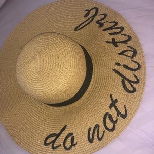 Do not disturb sun hat